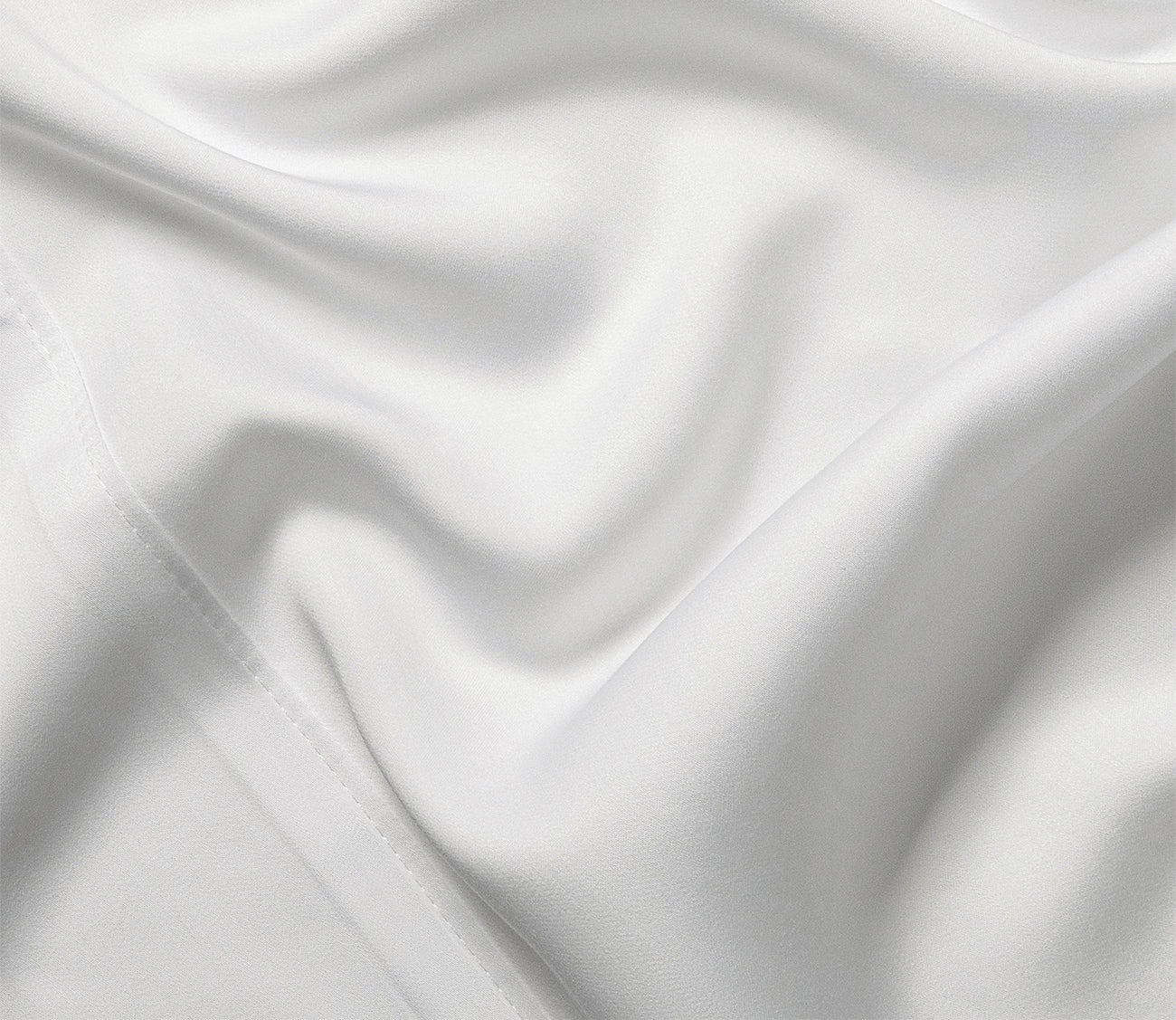 Cariloha Bamboo Sheet Set and Robe Bundle by Cariloha