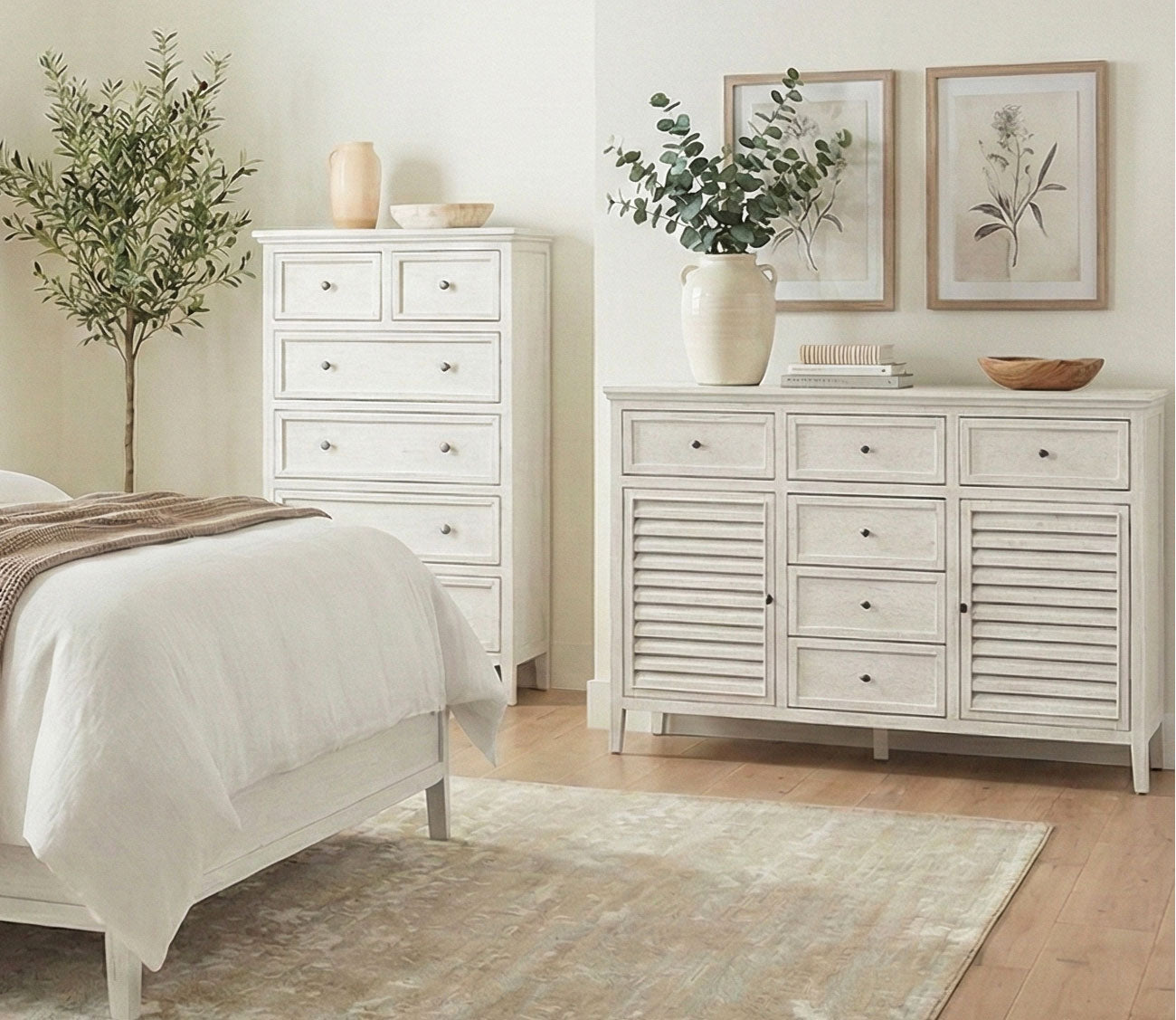 CM Home Carson Wood Bed in bedroom setting