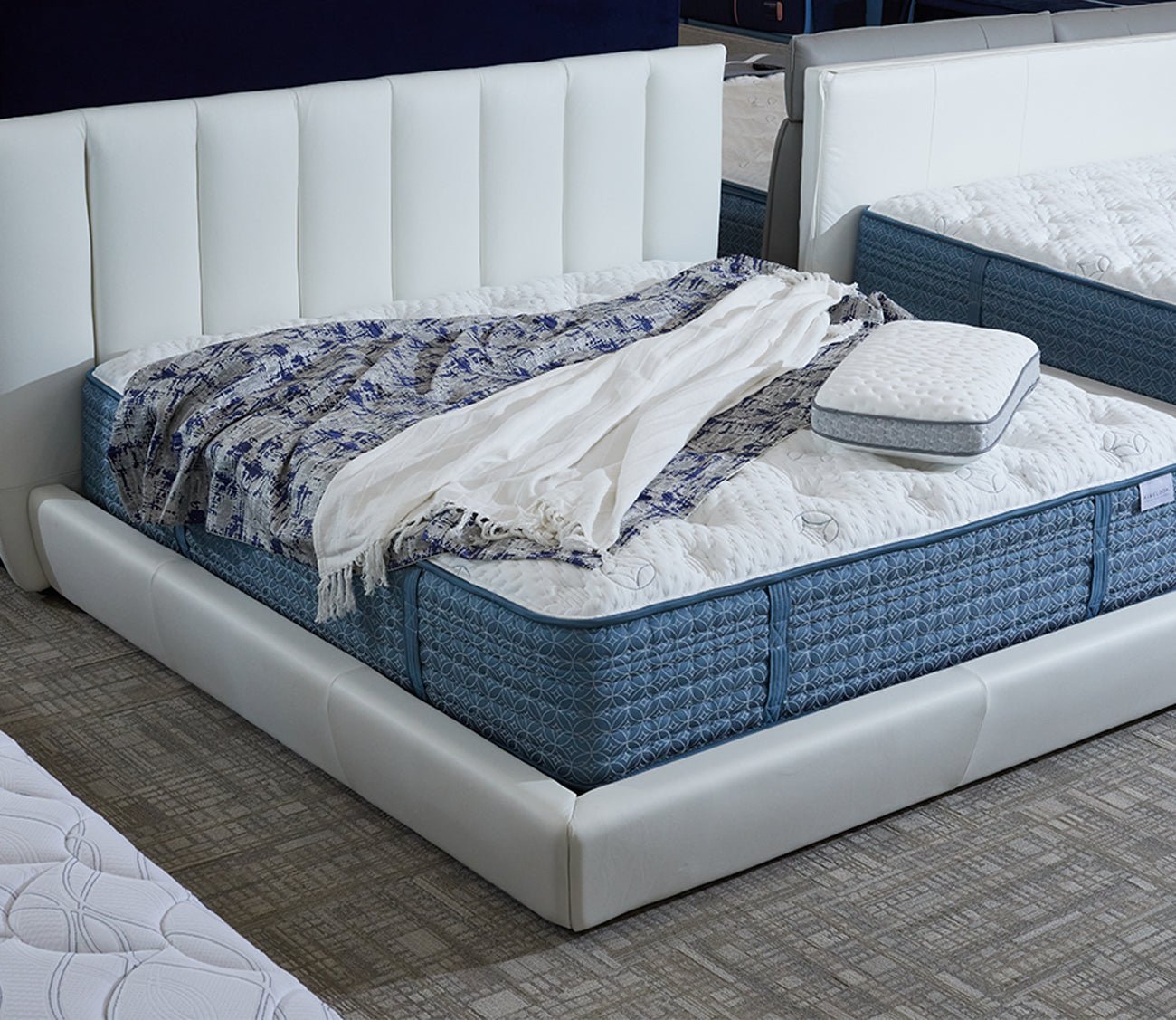 Narciso Leather Upholstered Bed