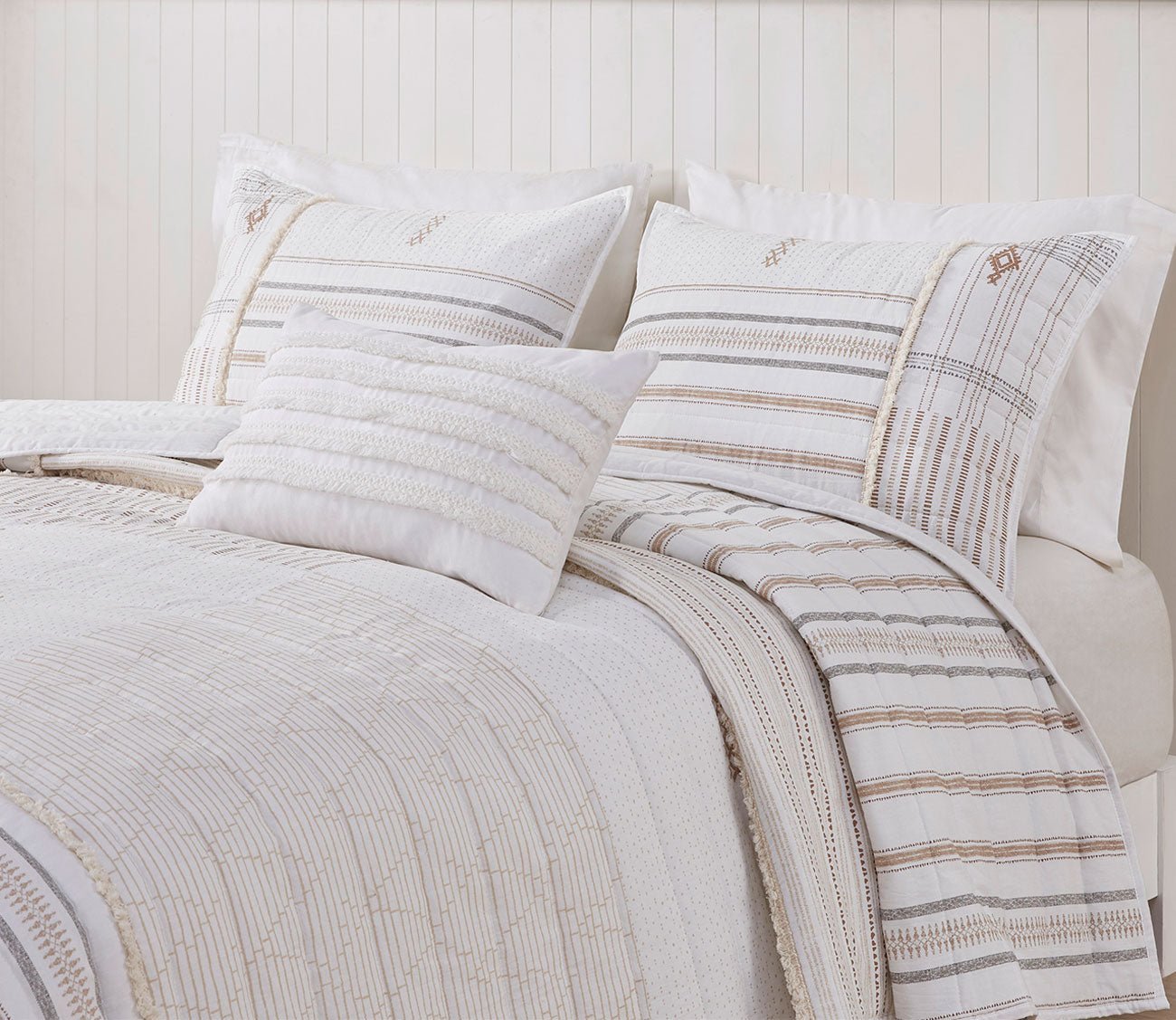 Ink & Ivy Salar Printed Cotton Coverlet by INK + IVY