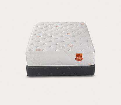 Silo image of Karma Elite Hybrid Super Cush Mattress - head-on view.