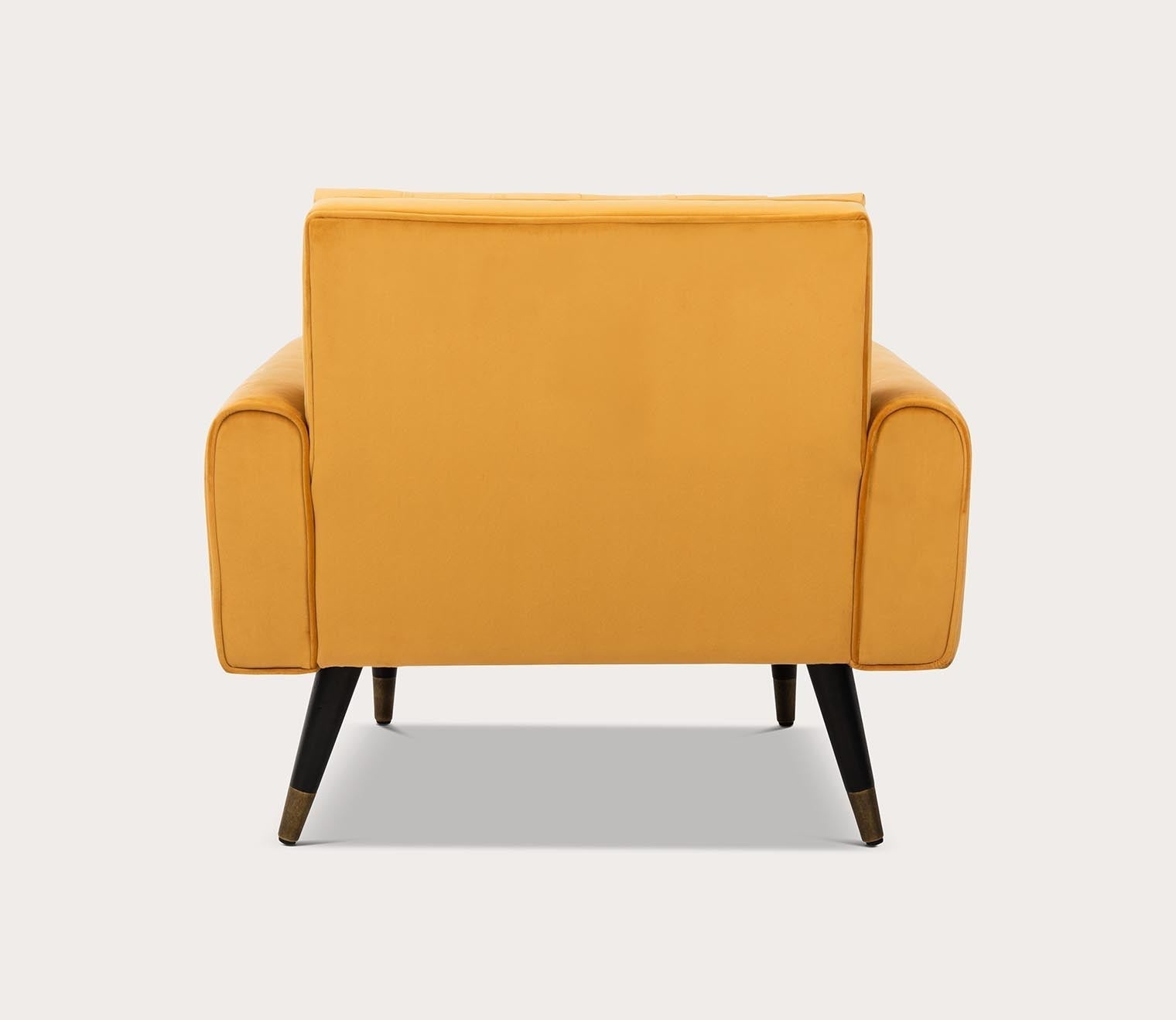 Safavieh Amaris Tufted Accent Chair by Safavieh