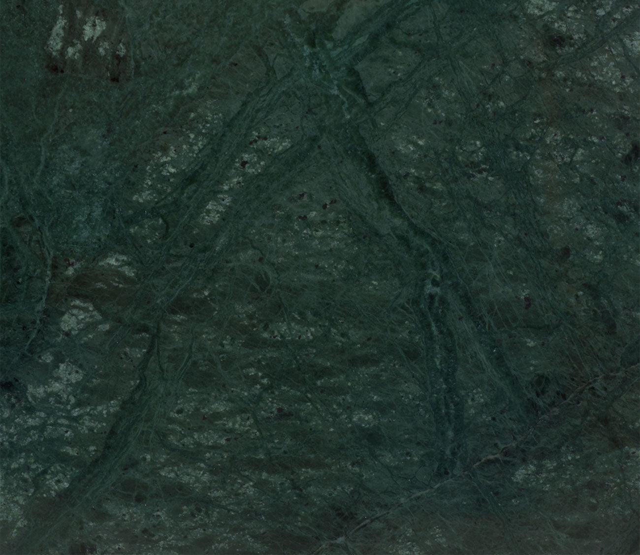 Safavieh Evrynne Round Accent Table by Safavieh