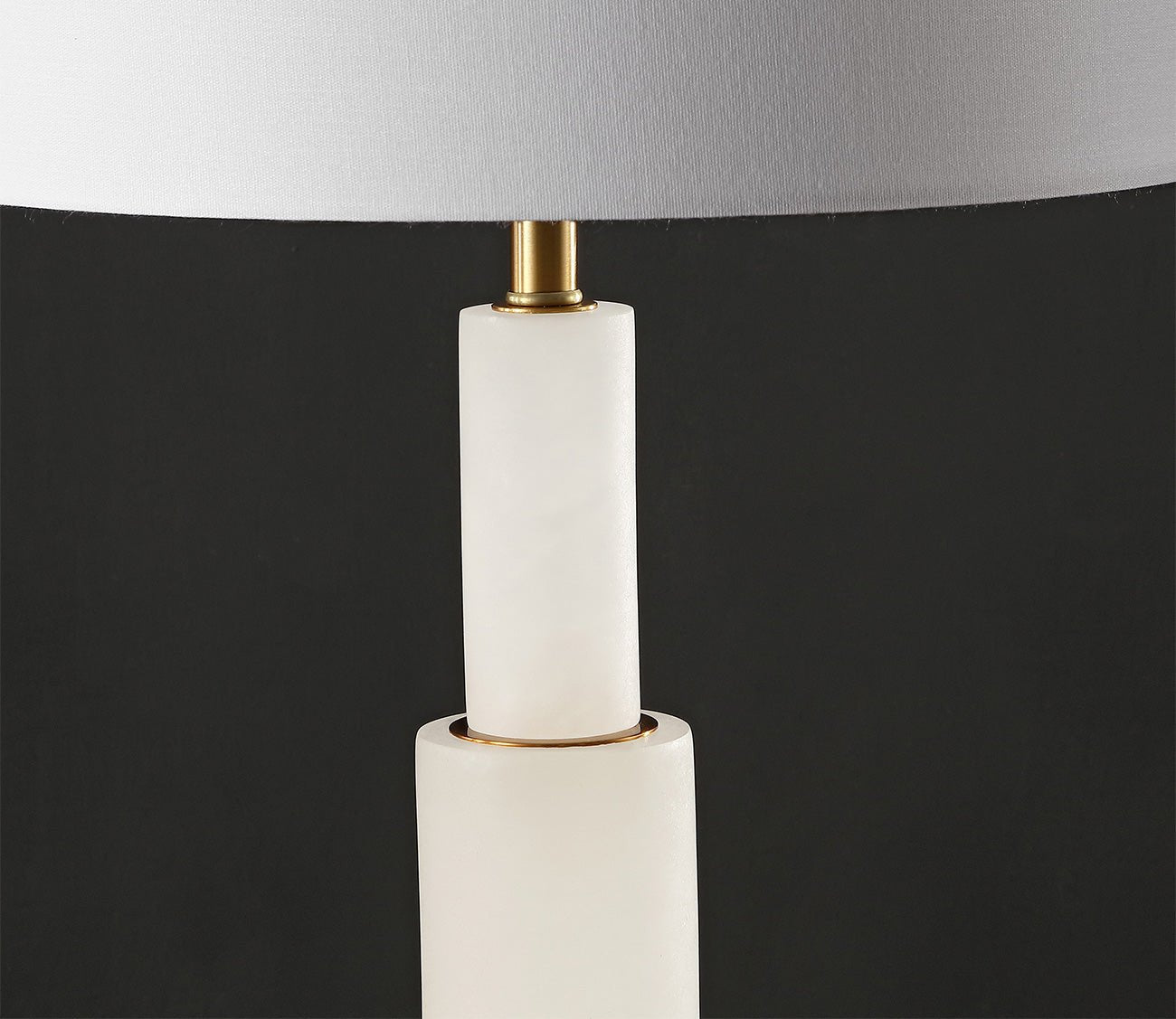 Safavieh Gardiner Alabaster Table Lamp by Safavieh