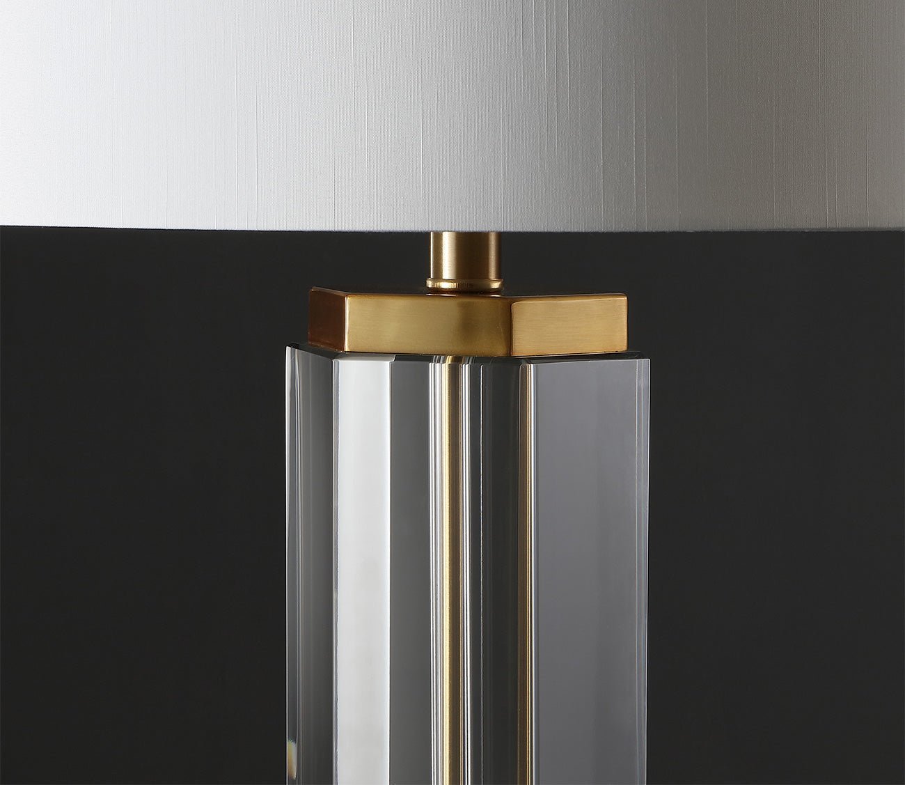 Safavieh Roshan Crystal Table Lamp by Safavieh