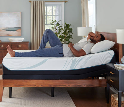 Tempur-Pedic TEMPUR-Adapt Medium Hybrid Mattress by Tempur-Pedic