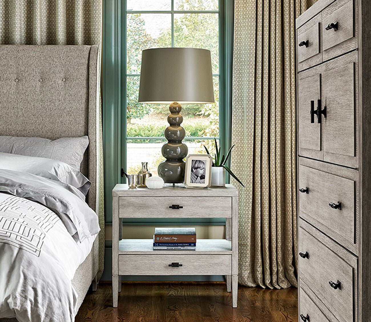 Universal Furniture Midtown 2 - Drawer Nightstand by Universal Furniture