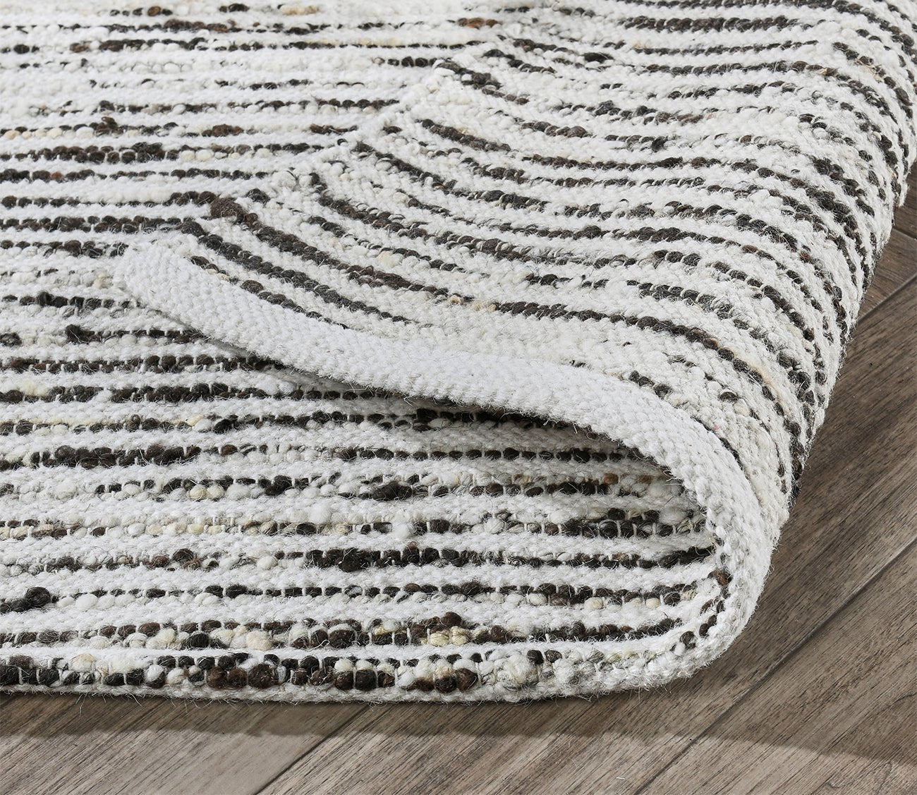 Villa by Classic Home Isa Stripe Ivory Black Area Rug by Villa by Classic Home