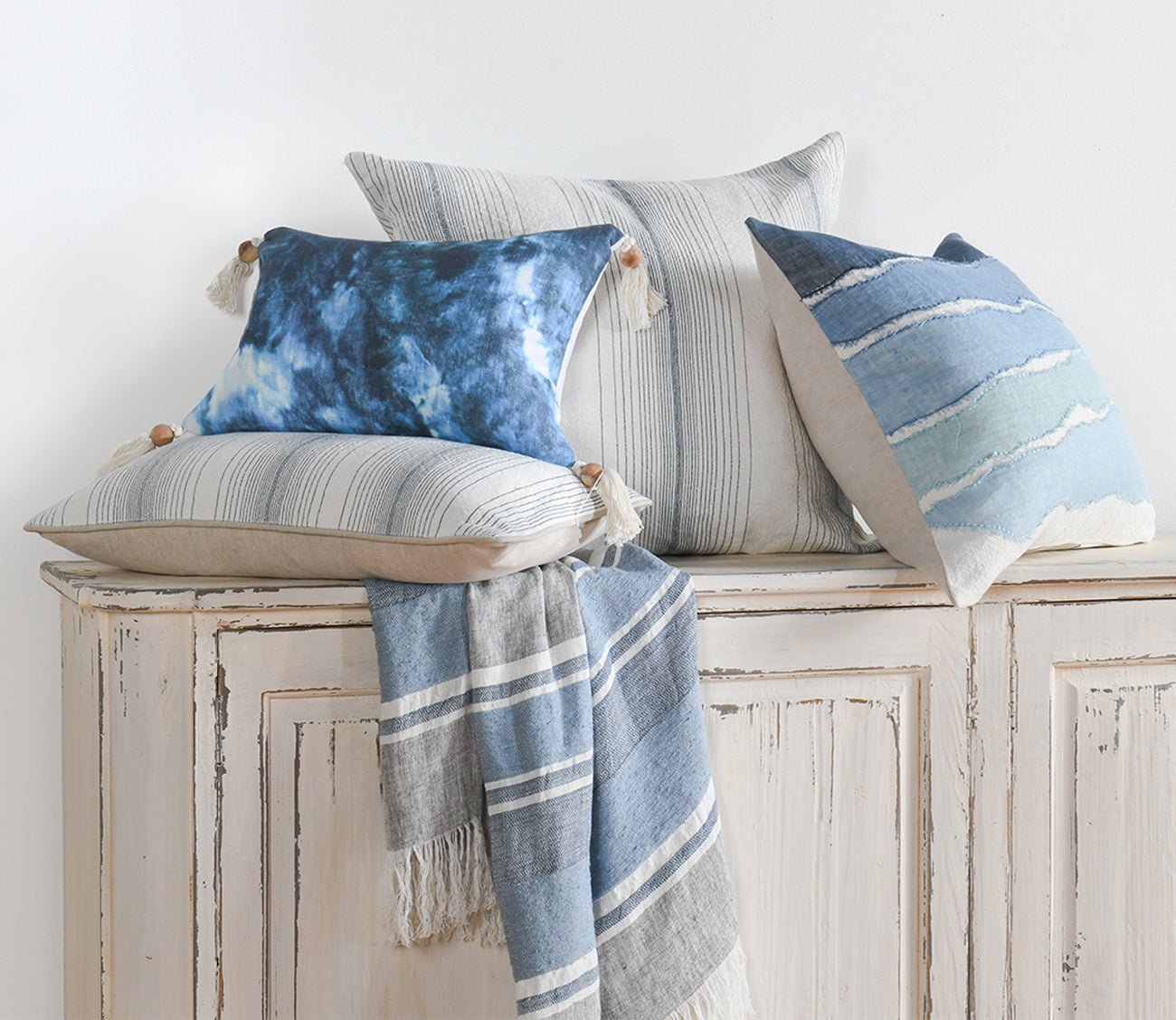 Villa by Classic Home Lima Stripe Throw Blanket by Villa by Classic Home