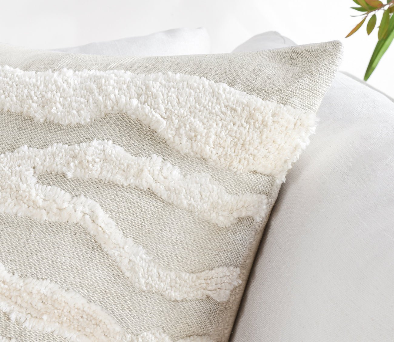 Villa by Classic Home Passage Hand - Tufted Throw Pillow by Villa by Classic Home
