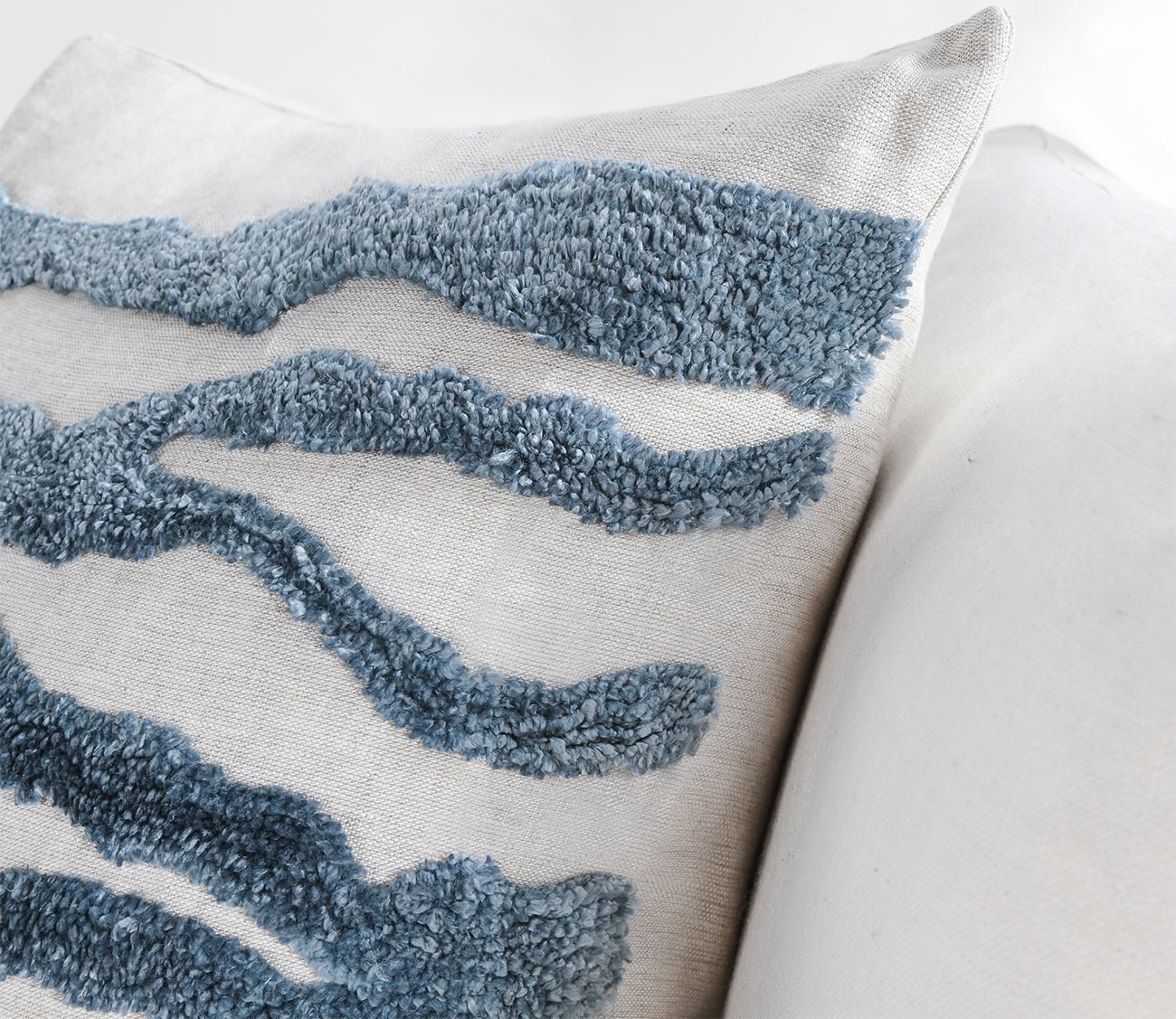 Villa by Classic Home Passage Hand - Tufted Throw Pillow by Villa by Classic Home
