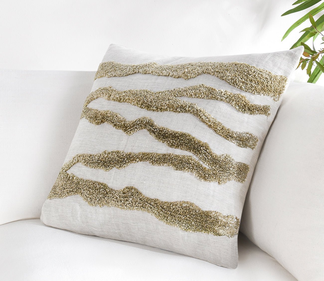 Villa by Classic Home Passage Hand - Tufted Throw Pillow by Villa by Classic Home