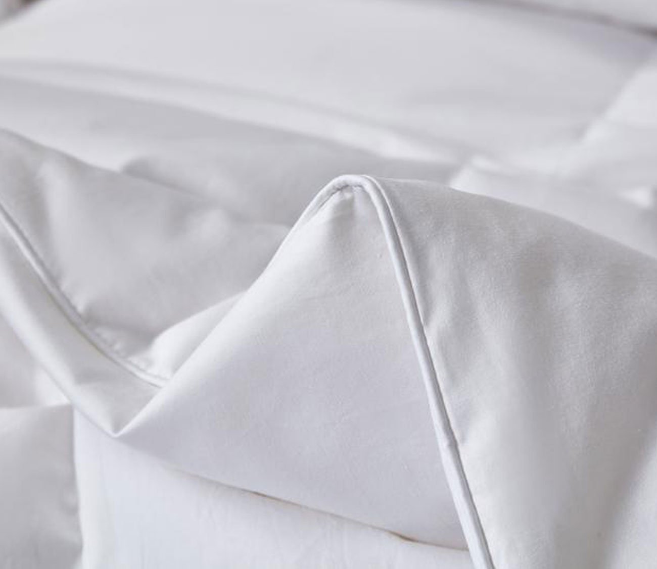 300TC Cotton Sateen Light Warmth RDS Down Comforter by Martha Stewart