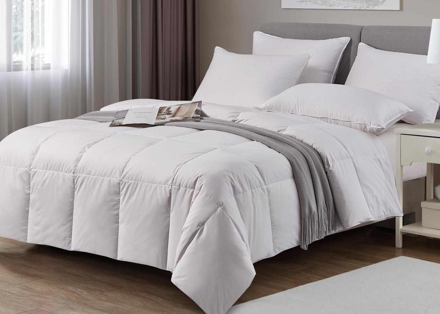 All Season White Down Fiber Comforter