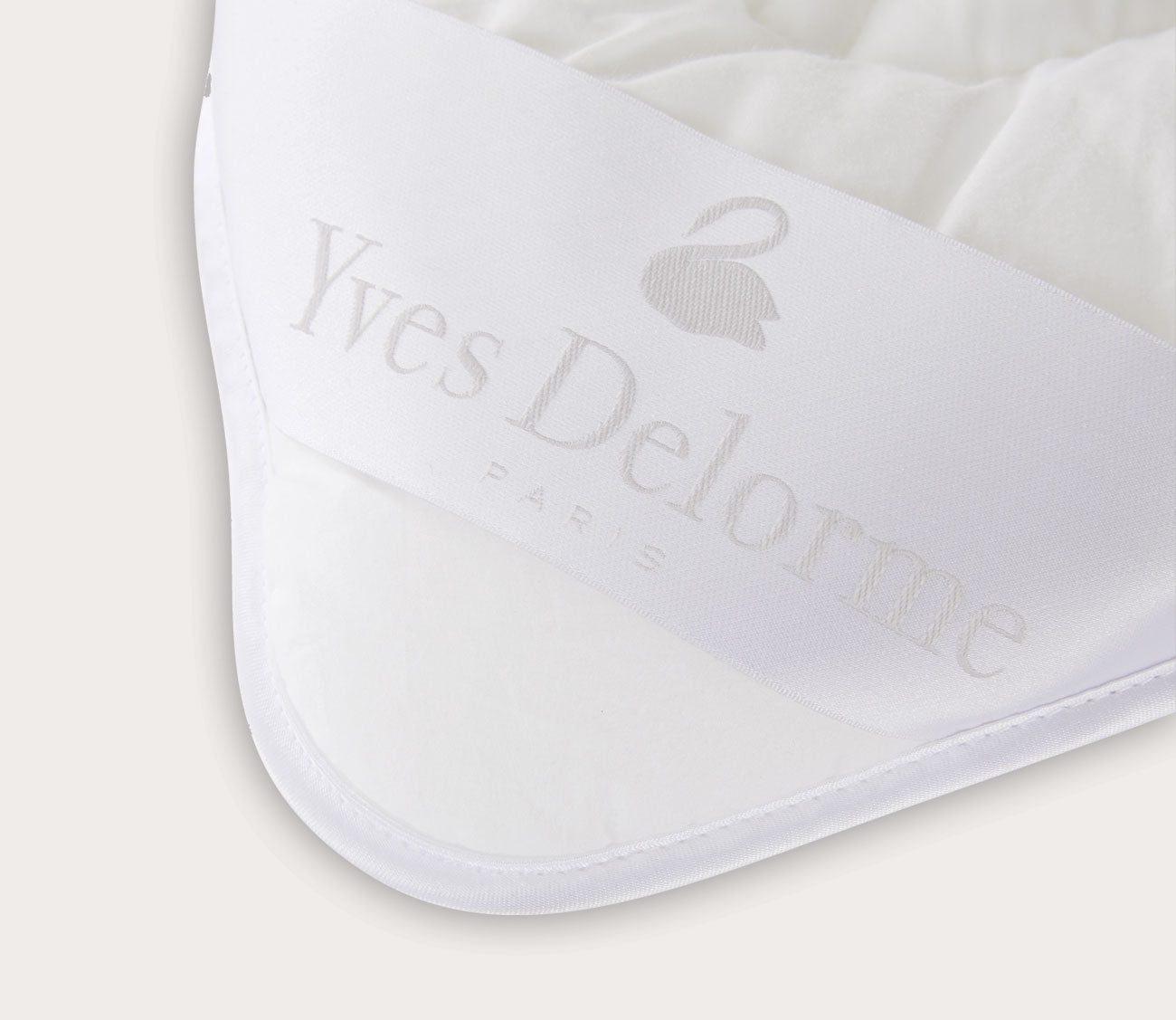 Actuel Anti-Allergy Down Alternative Comforter by Yves Delorme
