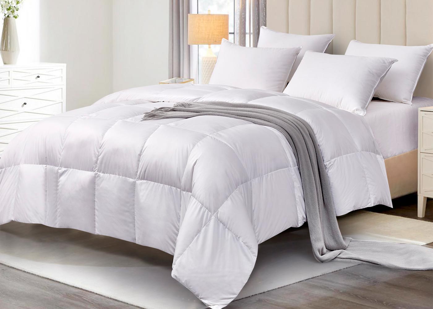 All Season White Down Fiber Comforter Light to Medium Warmth