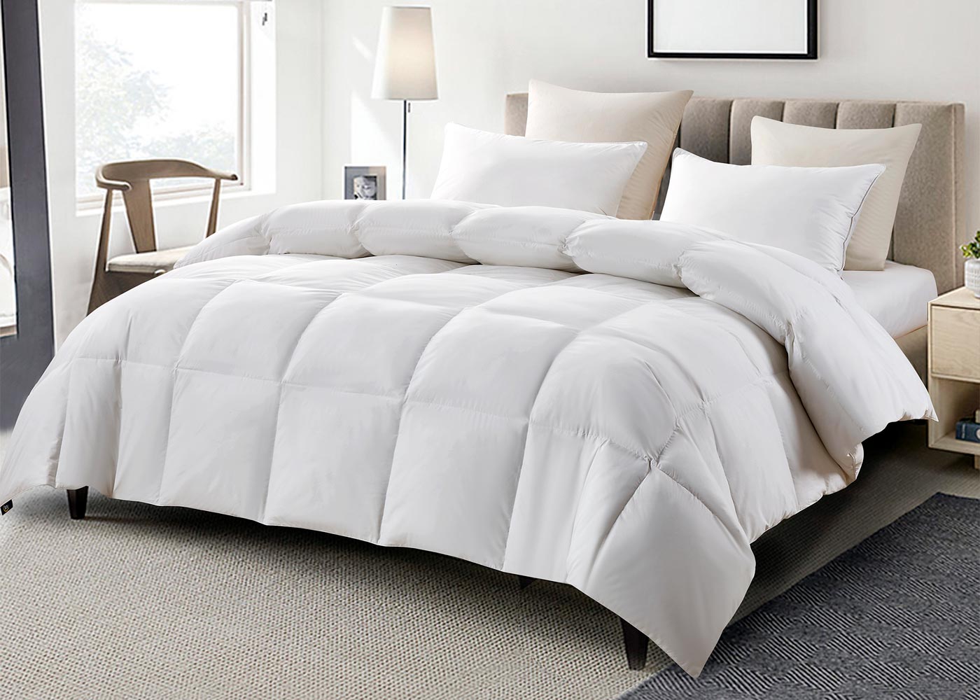 All Season White Goose Feather and Down Fiber Comforter