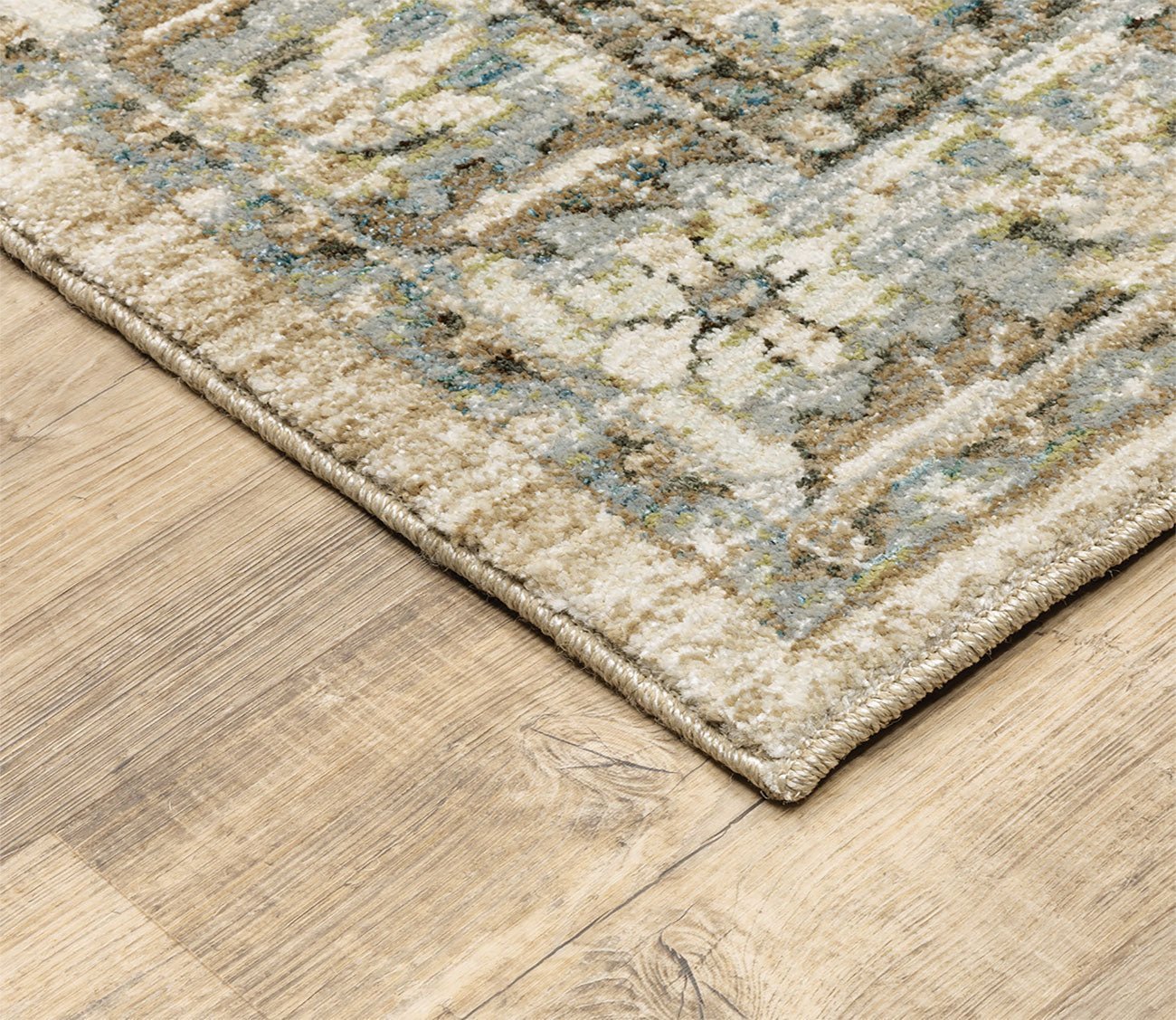 Andorra Traditional Persian Ivory Medallion Rug by Oriental Weavers