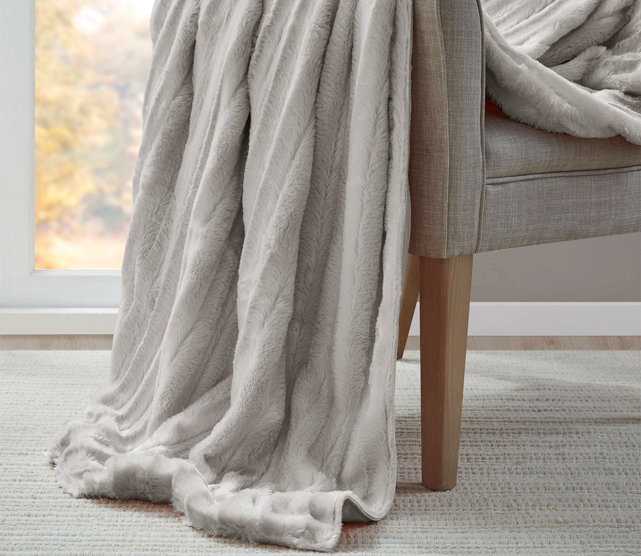 Duke Faux Fur Weighted Blanket by Beautyrest