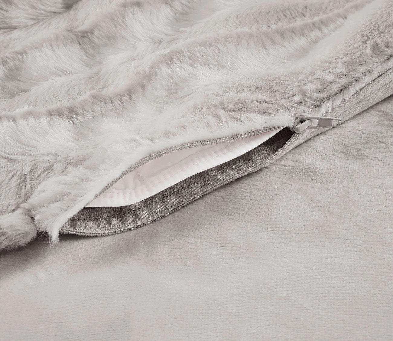Duke Faux Fur Weighted Blanket by Beautyrest