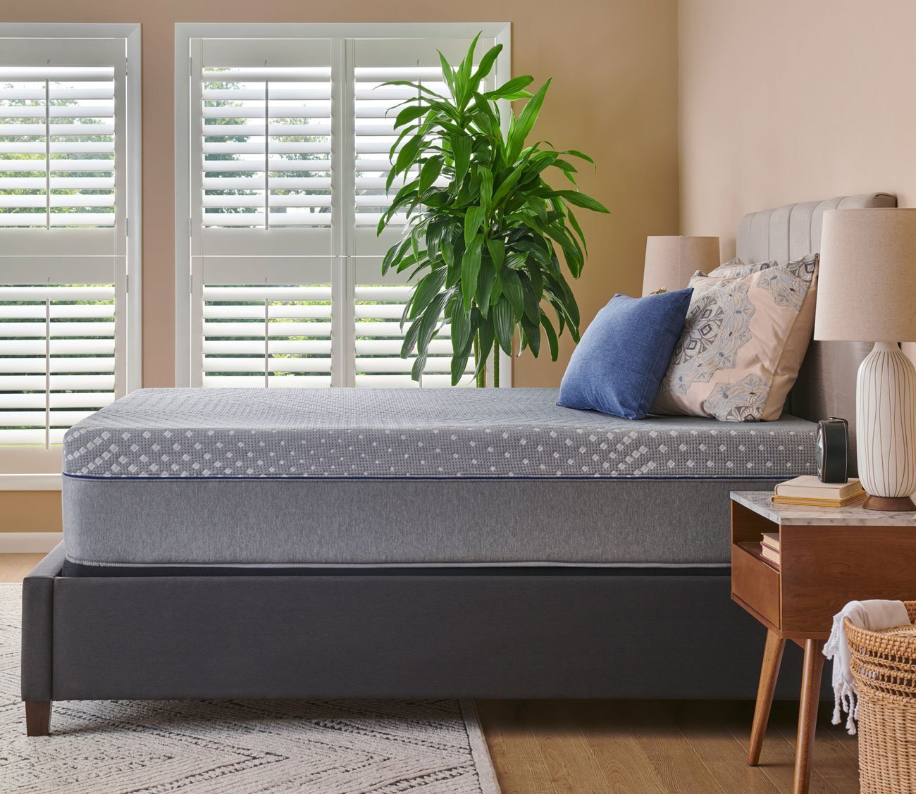Elsanta Hybrid Soft Mattress by Sealy