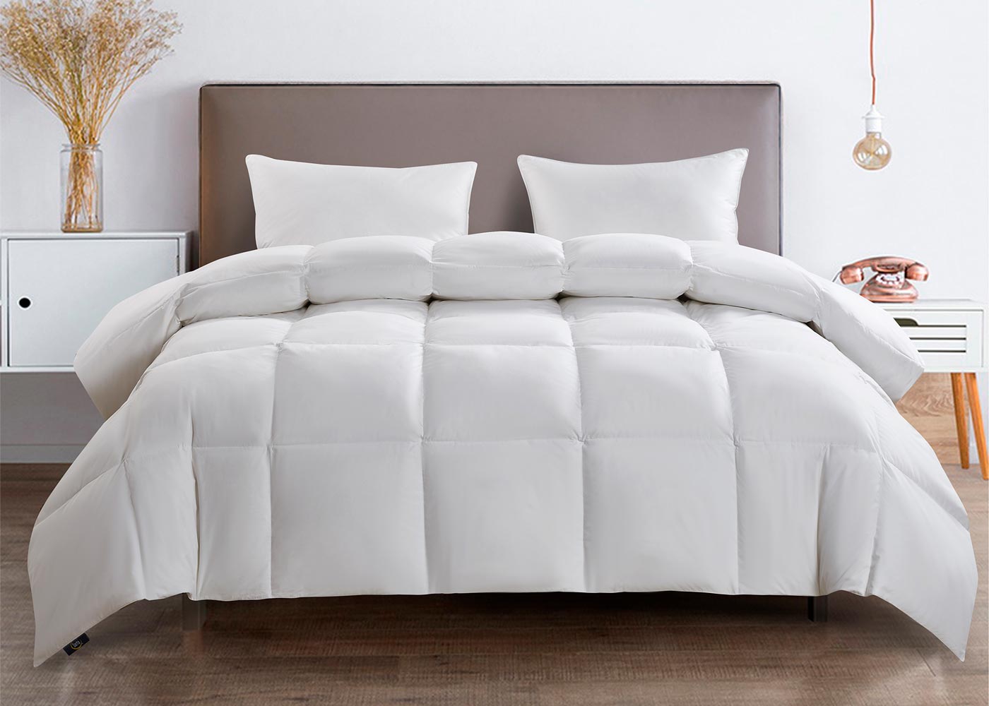 Extra Warmth White Goose Feather and Down Fiber Comforter