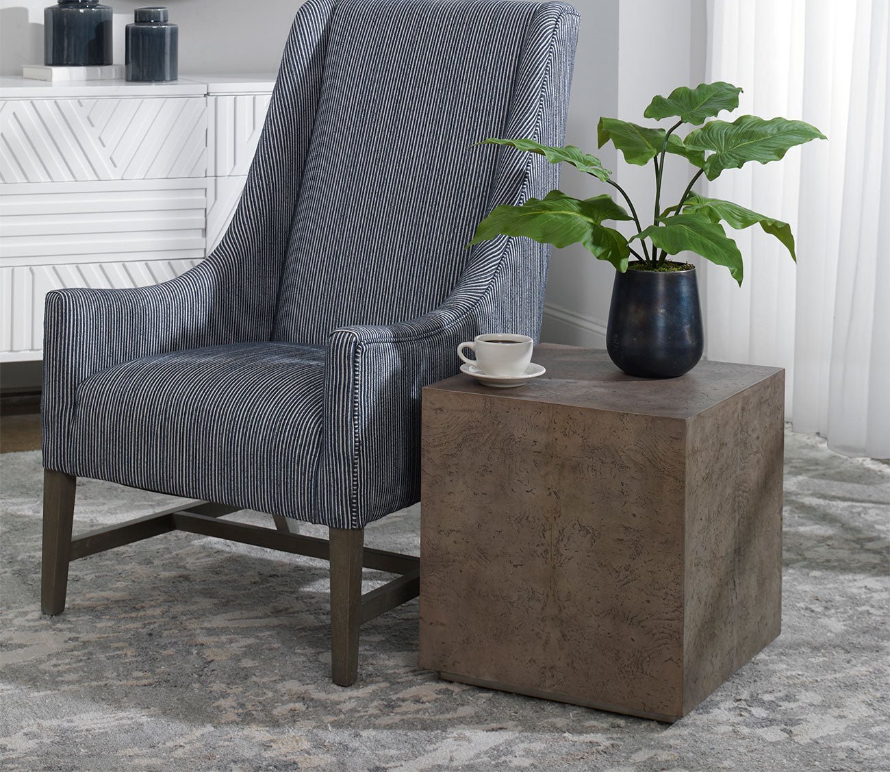 Kioni Cube Table