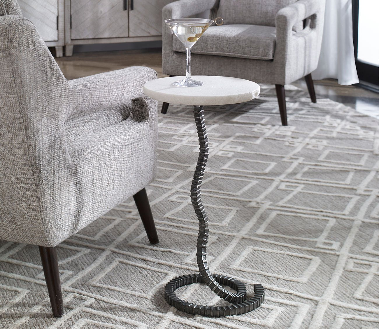 Lasso Drink Table