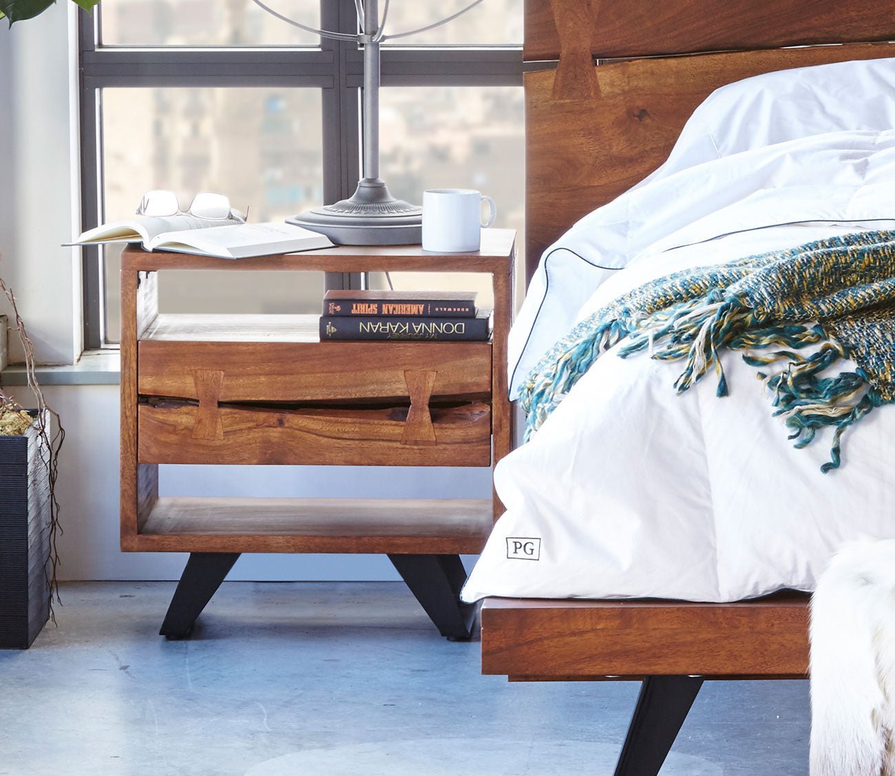 Madagascar Solid Acacia Wood 1-Drawer Nightstand