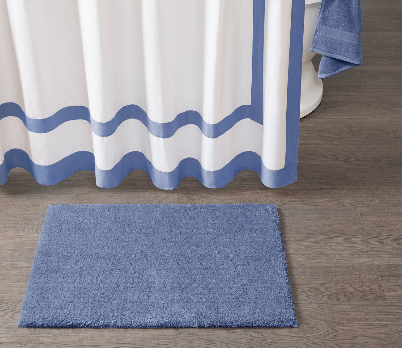 Marshmallow Memory Bath Rug by Madison Park Signature