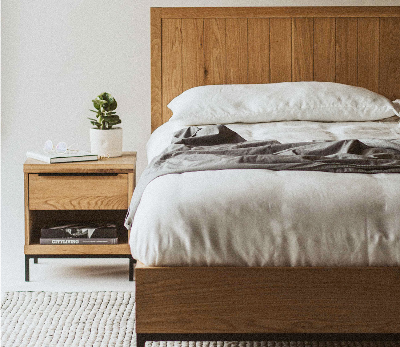 Montego Solid Oak Wood 1-Drawer Nightstand