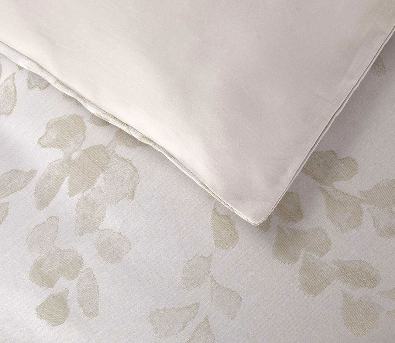 Murmures Damask Foliage Cotton Sateen Duvet Cover by Yves Delorme