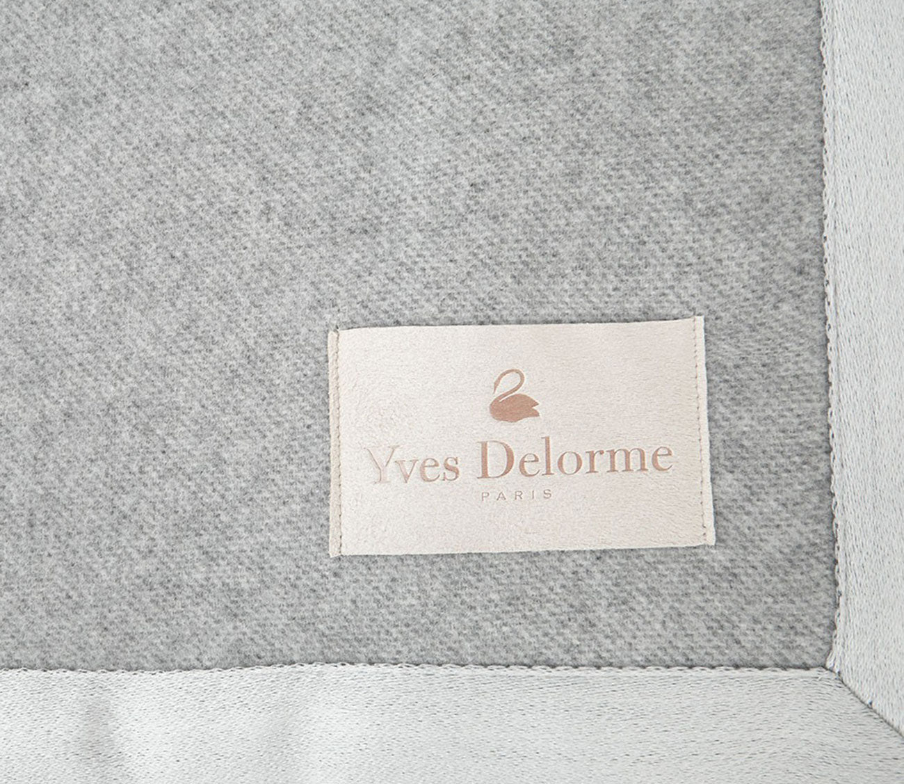 Nymphe Cashmere Blanket by Yves Delorme