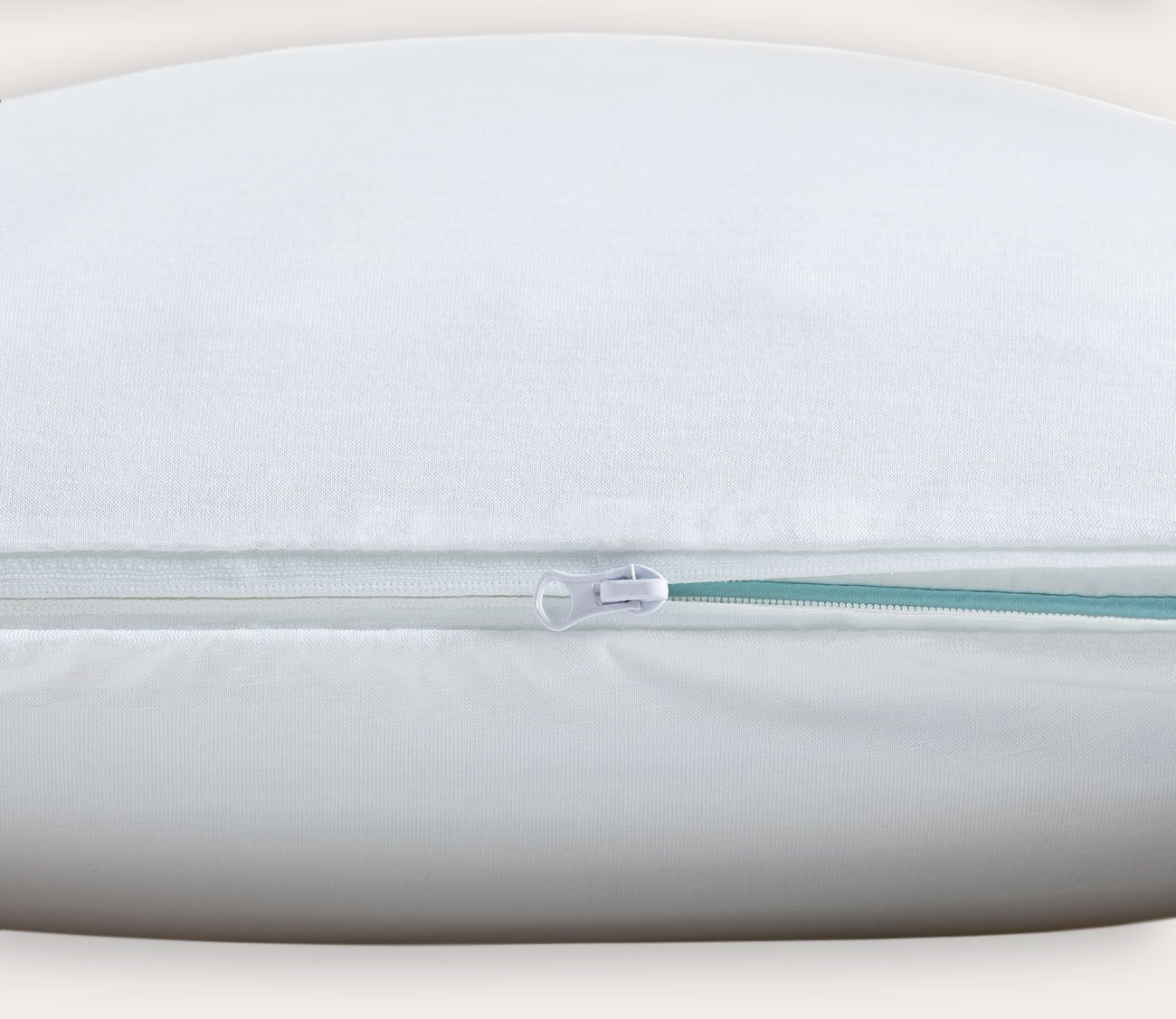Prime Smooth Pillow Protector by Malouf