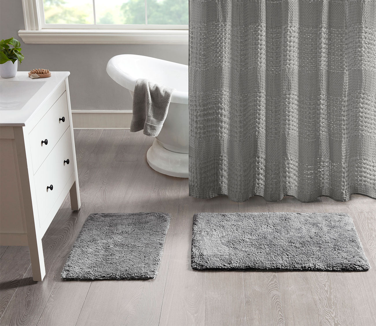 Ritzy Tufted Bath Rug Set by Madison Park Signature