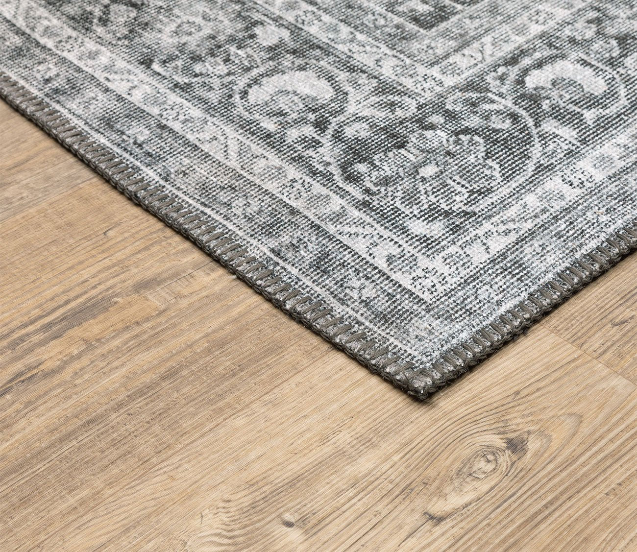 Sofia Traditional Distressed Oriental Rug by Oriental Weavers