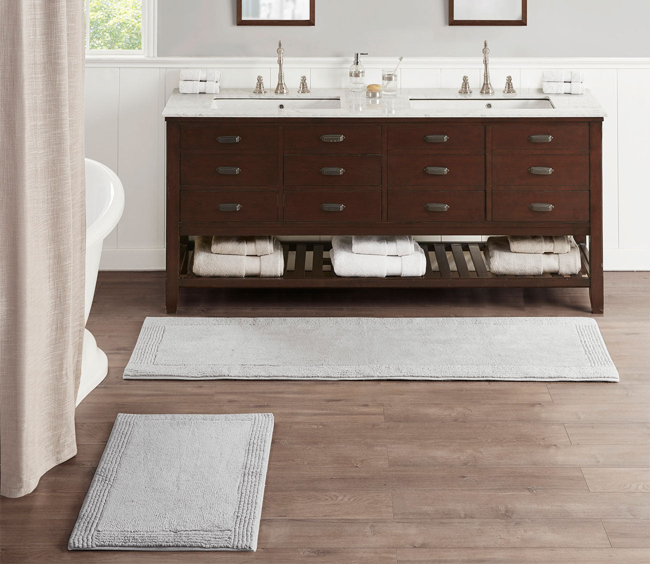 Splendor Reversible Bath Rug by Madison Park Signature
