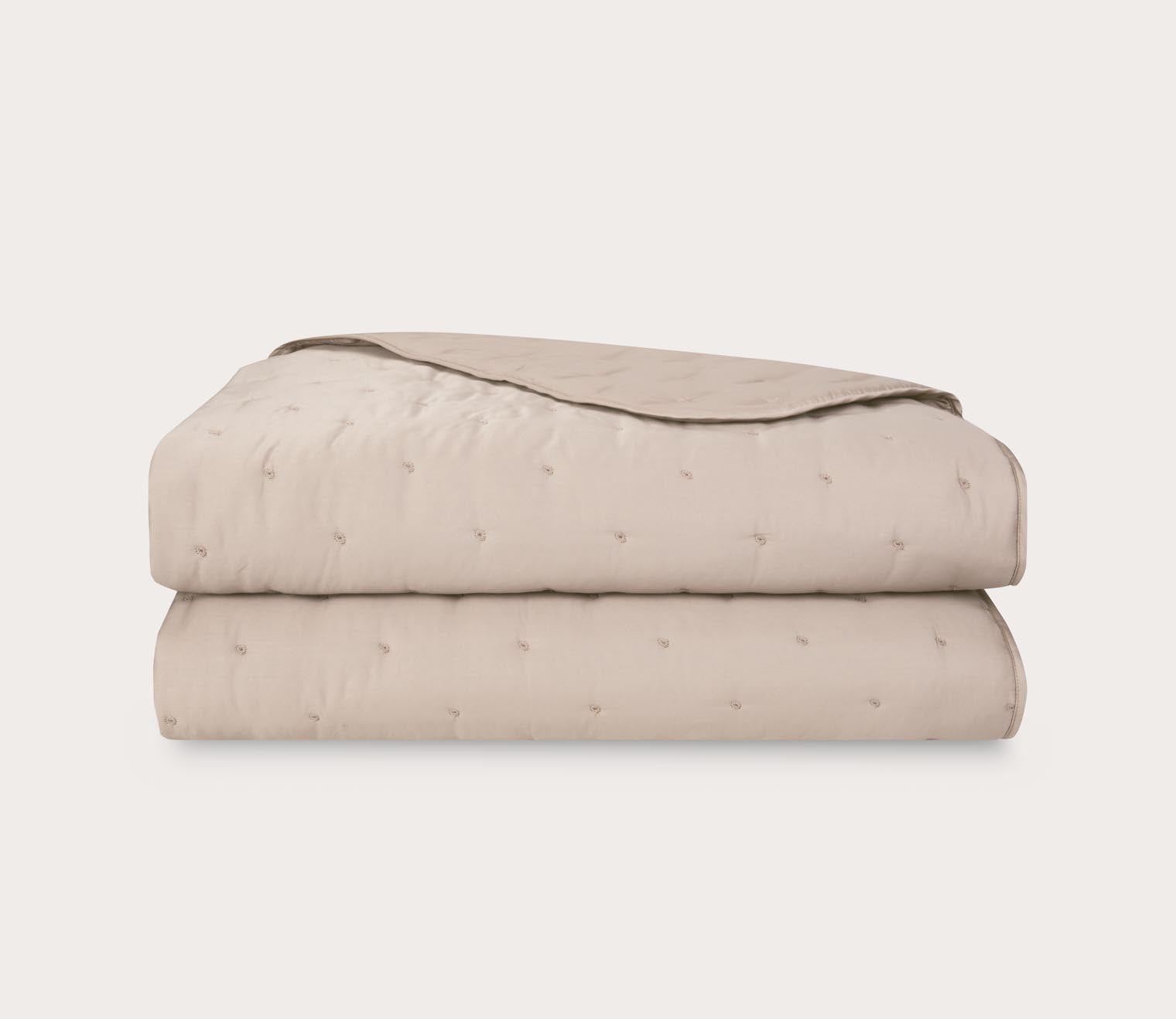 Triomphe Organic Cotton Sateen Counterpane Bedspread by Yves Delorme