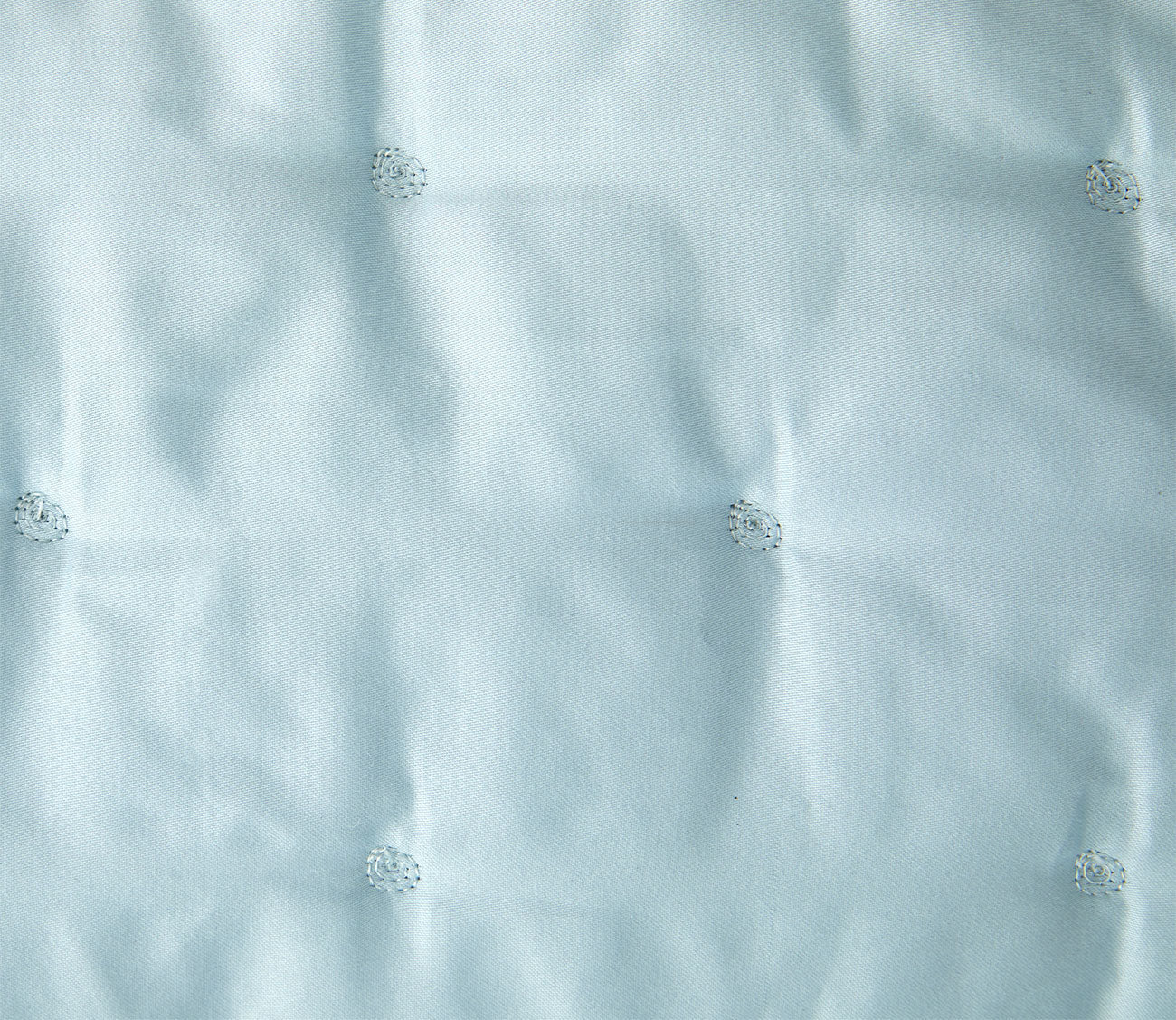 Triomphe Organic Cotton Sateen Counterpane Bedspread by Yves Delorme