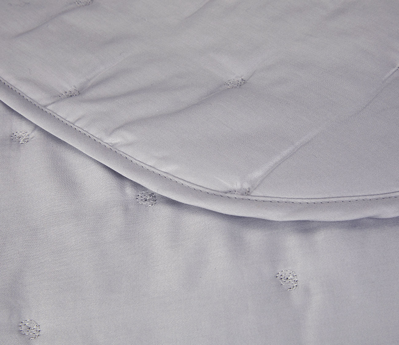 Triomphe Organic Cotton Sateen Counterpane Bedspread by Yves Delorme
