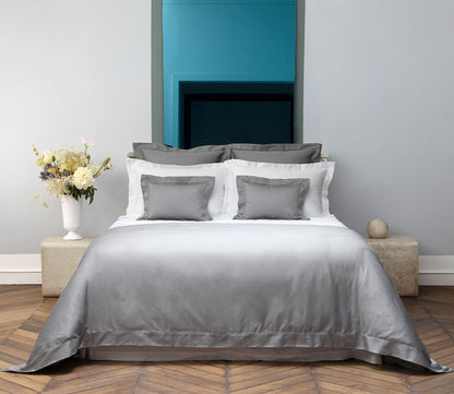 Triomphe Organic Cotton Sateen Duvet Cover by Yves Delorme