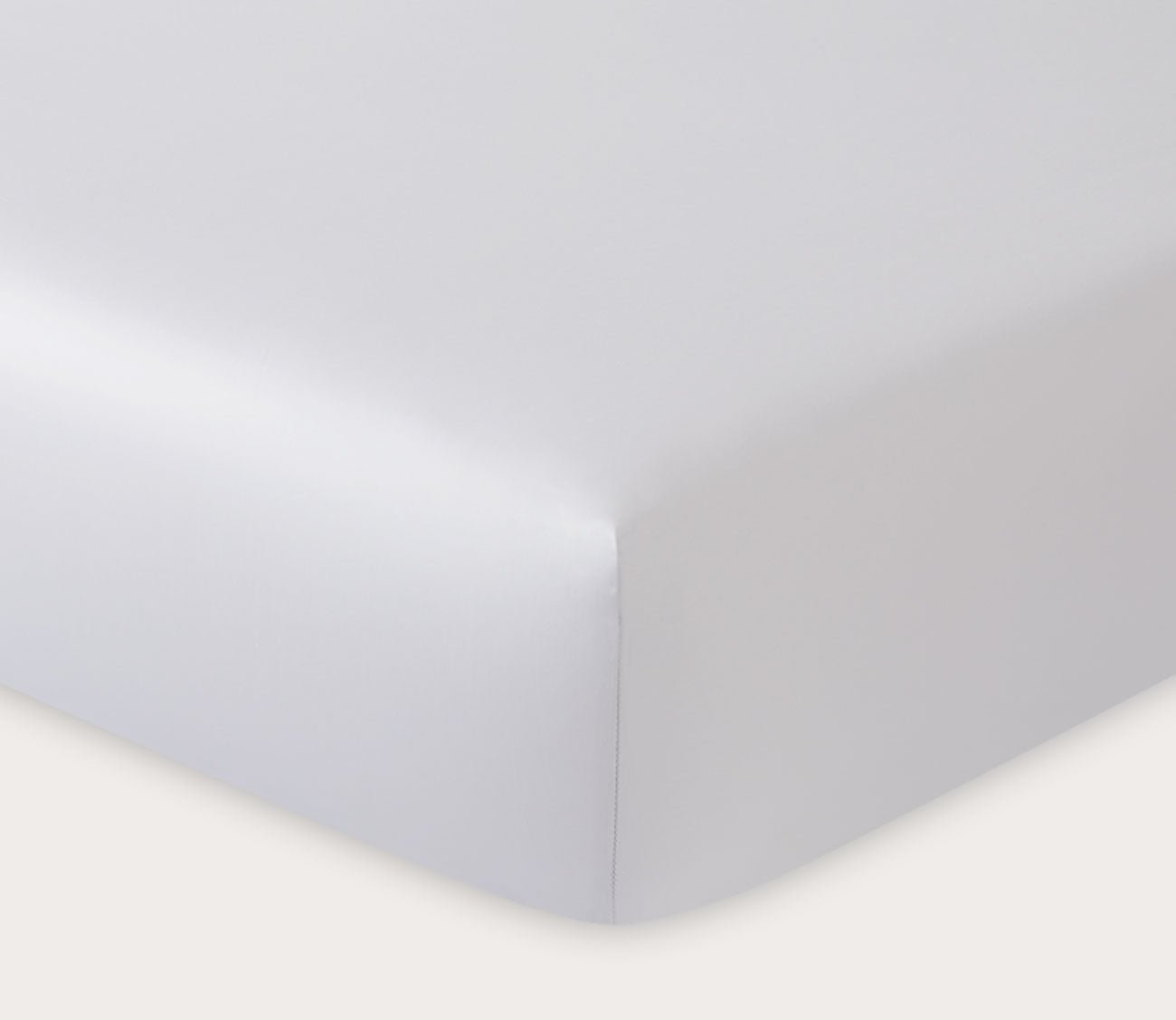 Triomphe Organic Cotton Sateen Fitted Sheet by Yves Delorme