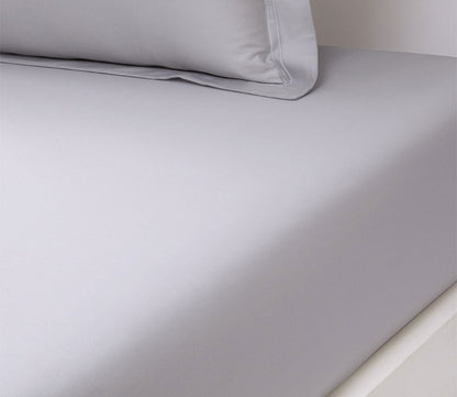 Triomphe Organic Cotton Sateen Fitted Sheet by Yves Delorme