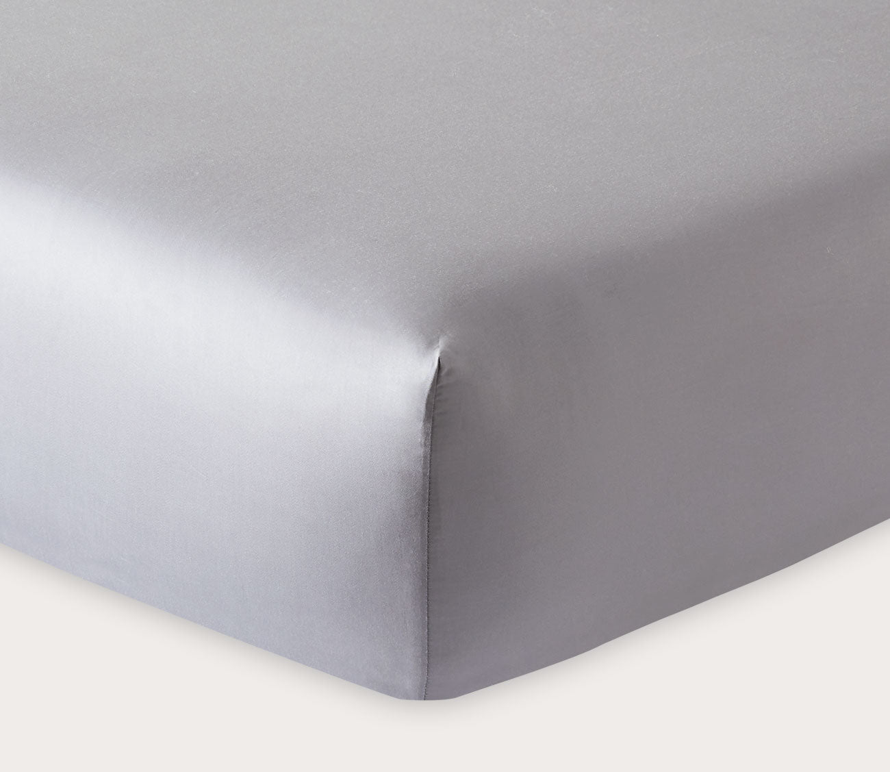 Triomphe Organic Cotton Sateen Fitted Sheet by Yves Delorme