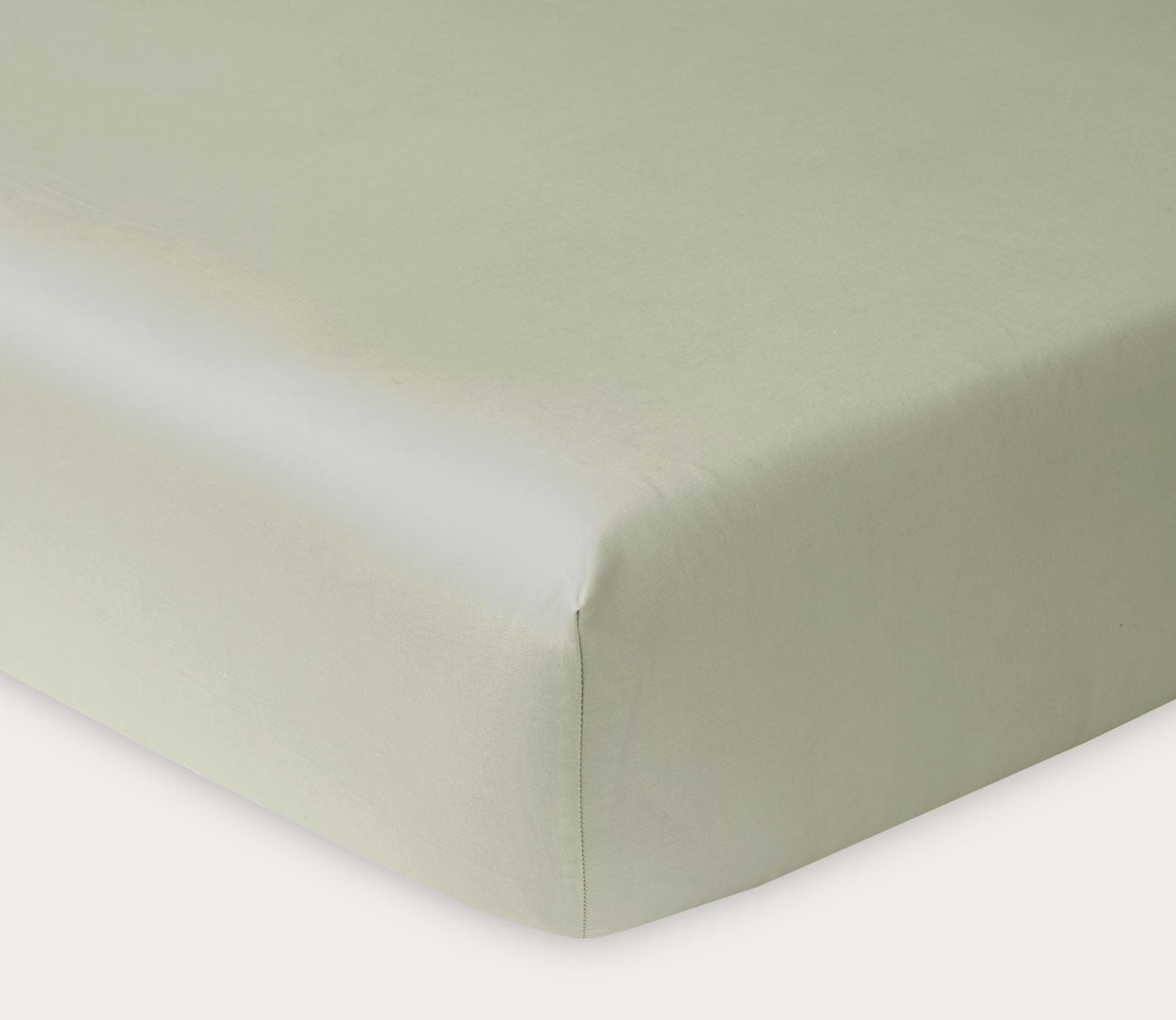 Triomphe Organic Cotton Sateen Fitted Sheet by Yves Delorme
