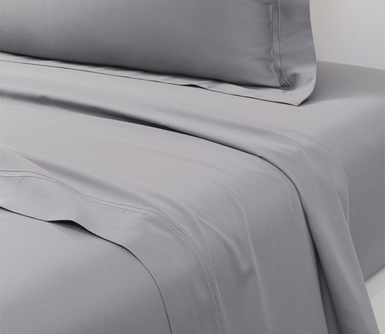 Triomphe Organic Cotton Sateen Flat Sheet by Yves Delorme