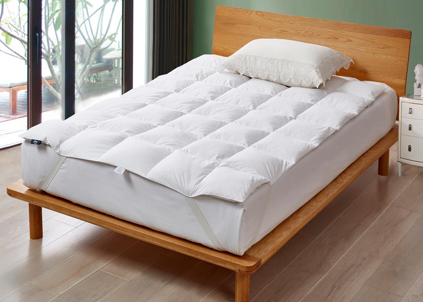 White Goose Feather and Down Fiber Featherbed
