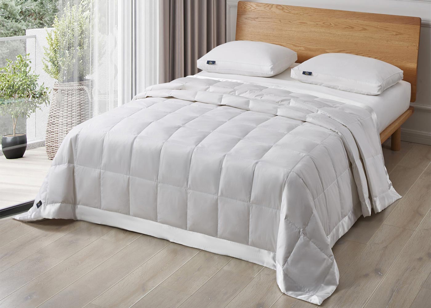 White Goose Feather and White Goose Down Fiber Blanket