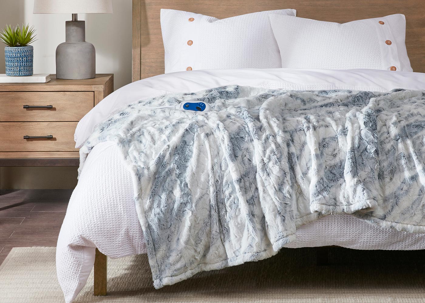 Zuri Oversized Heated Faux Fur Throw